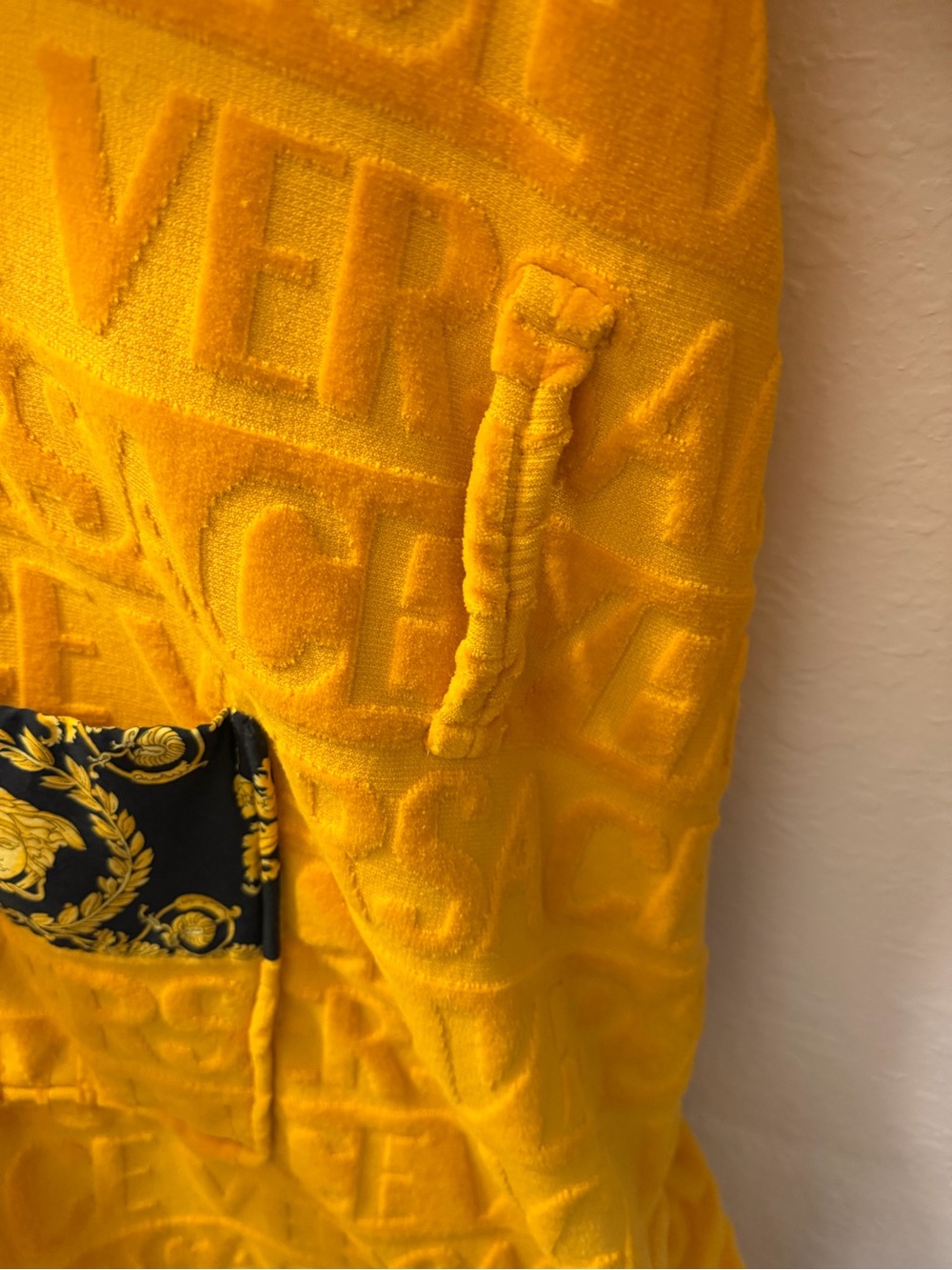 Versace Robe Size XL - Picture 5 of 13